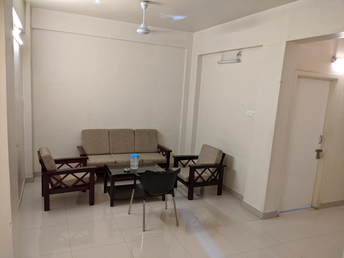 Suryavilla Hotel Pune Bagian luar foto