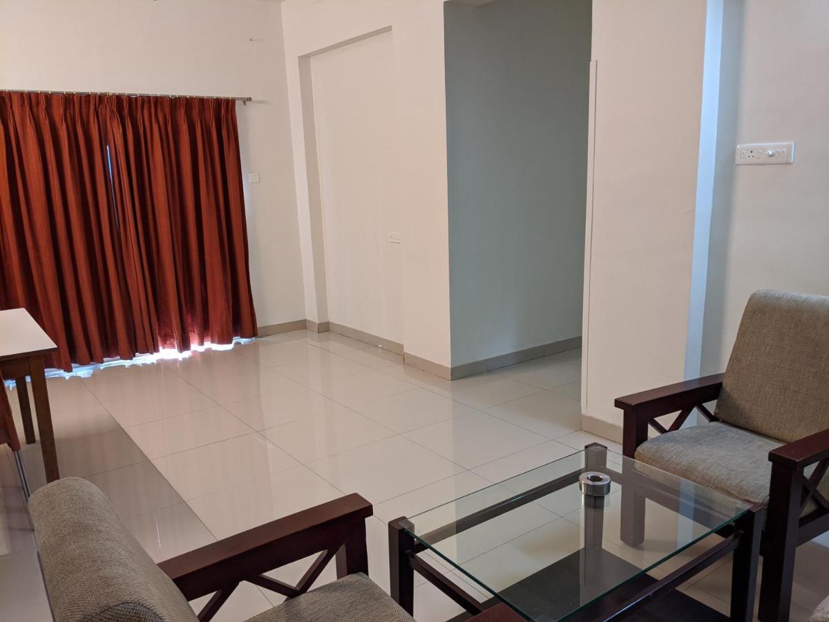 Suryavilla Hotel Pune Bagian luar foto